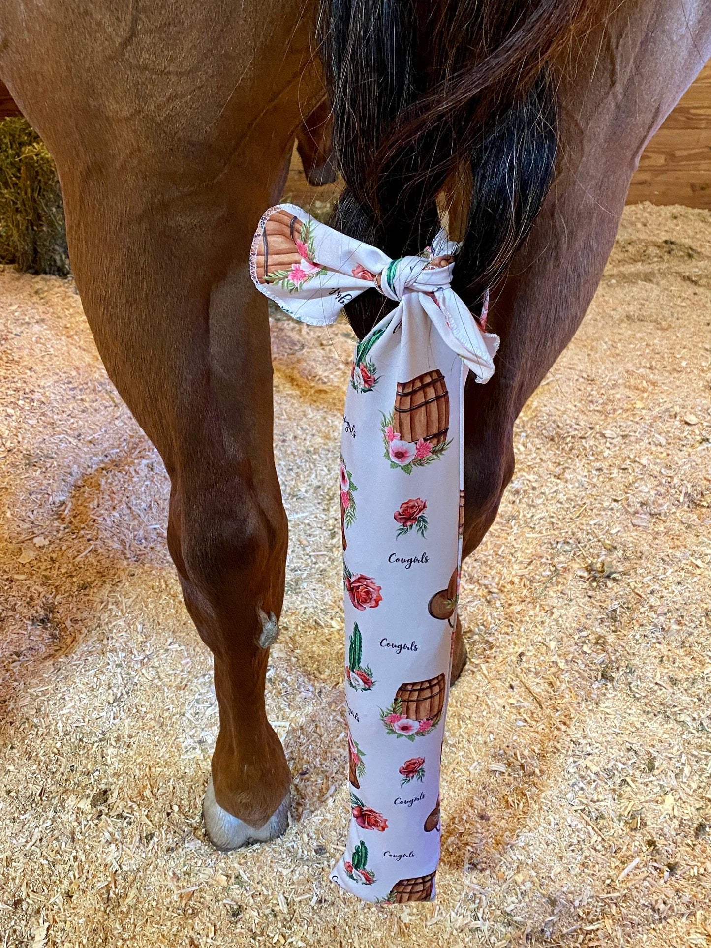 Flowers and Barrels Tail Bag